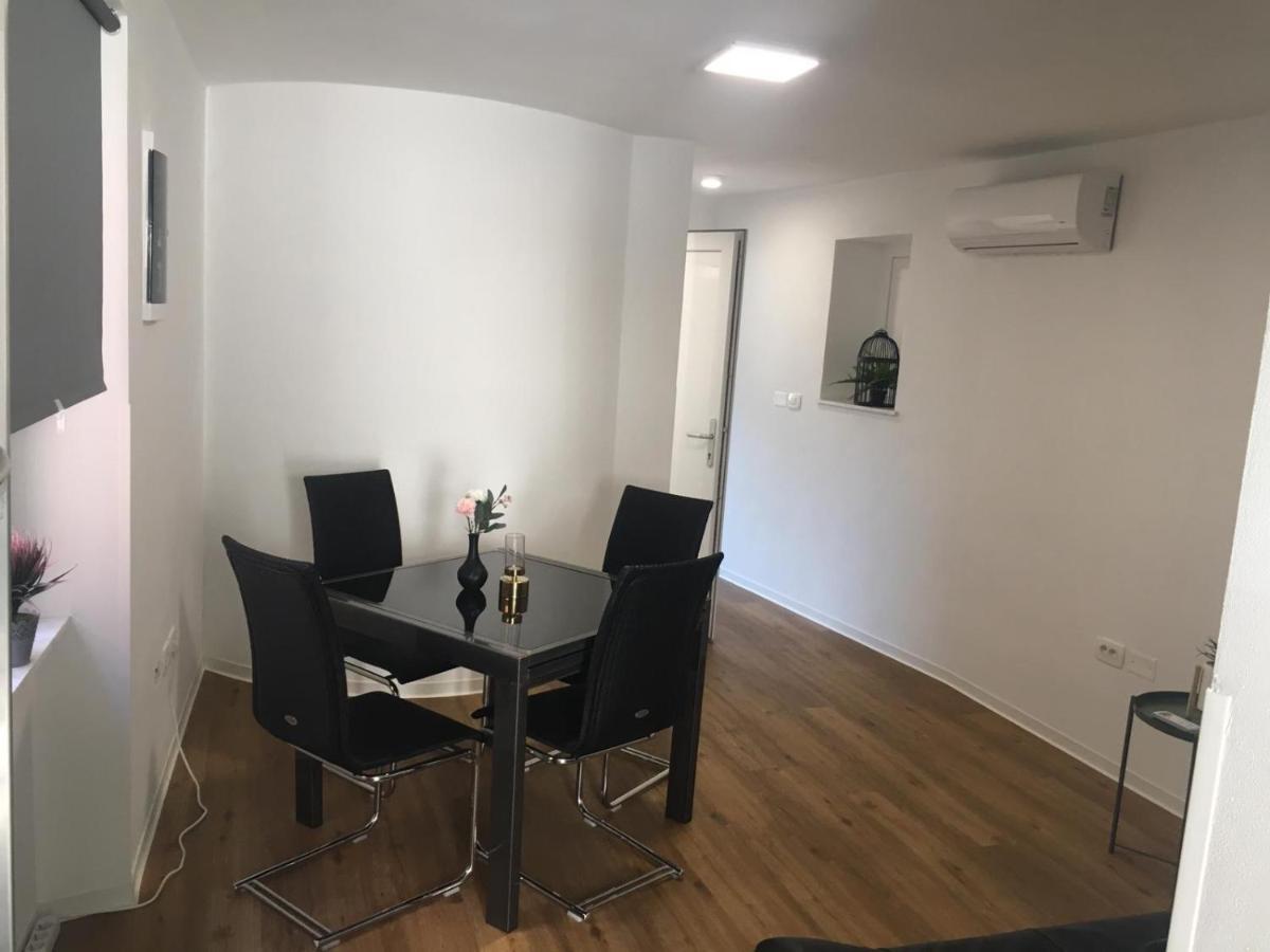 Apartmaji Sara, Izola - Isola Екстер'єр фото
